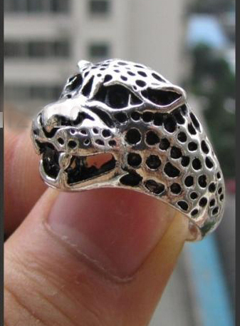 KRÁSNÝ PRSTEN - LEOPARD