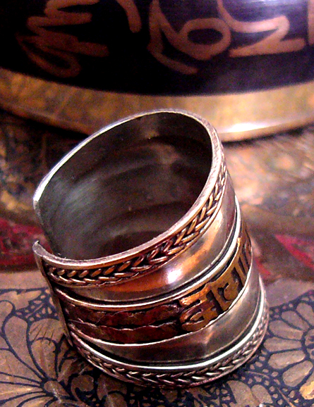 TIBET-MAGICKÝ PRSTEN PRO ŠTĚSTÍ