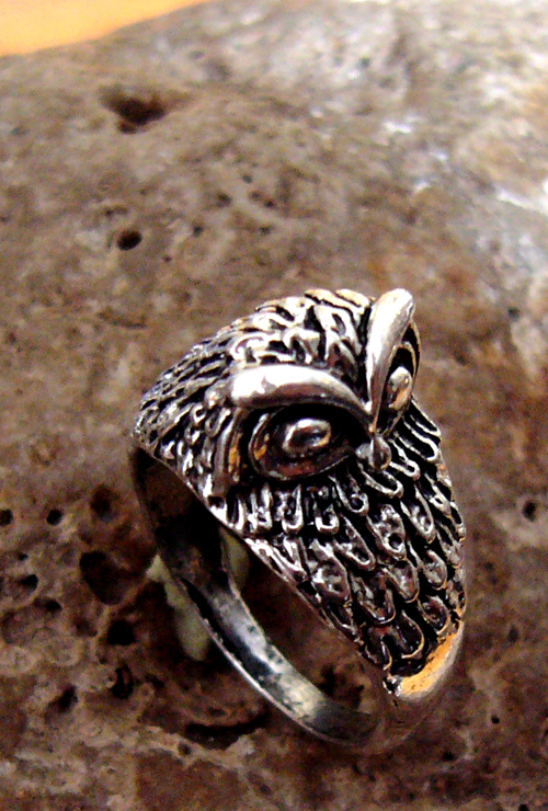 TIBET - PRSTEN MOUDROSTI-SOVIČKA