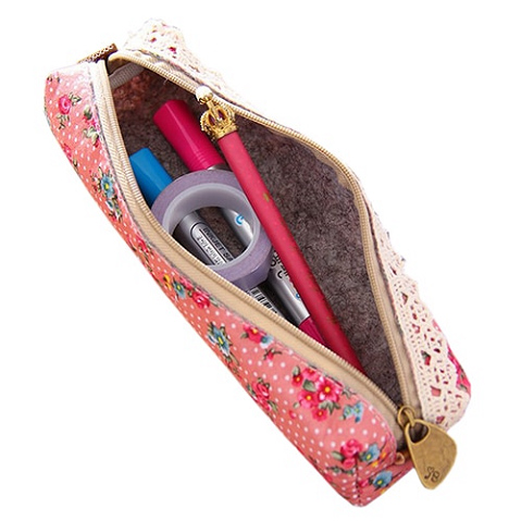 KRÁSNÁ KOSMETICKÁ TAŠTIČKA