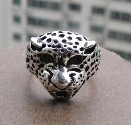KRÁSNÝ PRSTEN - LEOPARD