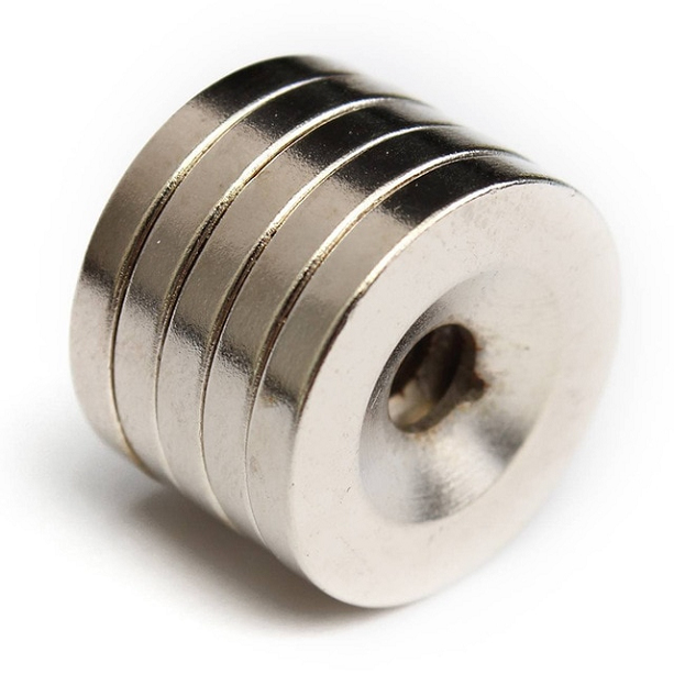 MAGNET NYODYMOVÝ 20x3mm  1kus