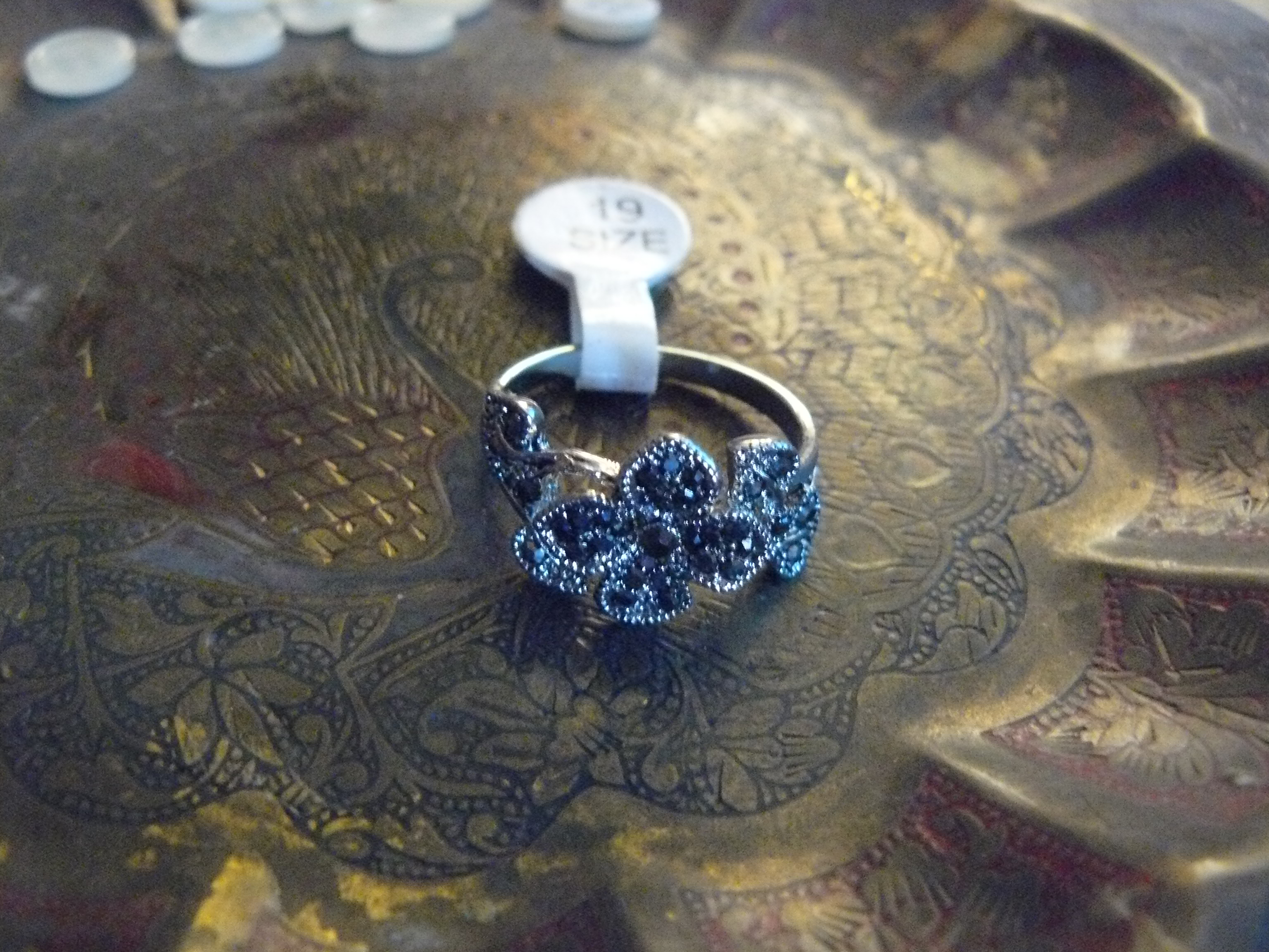 PRSTEN KVĚT-VYKLADANY