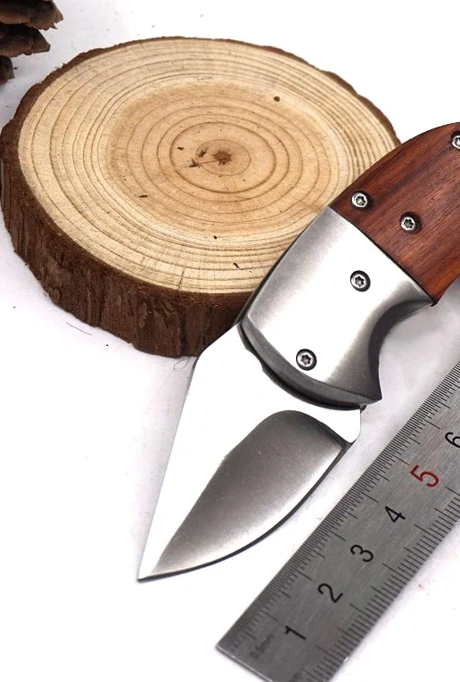 KAPESNÍ ZAVÍRACÍ NŮŽ NA PŘEŽITÍ