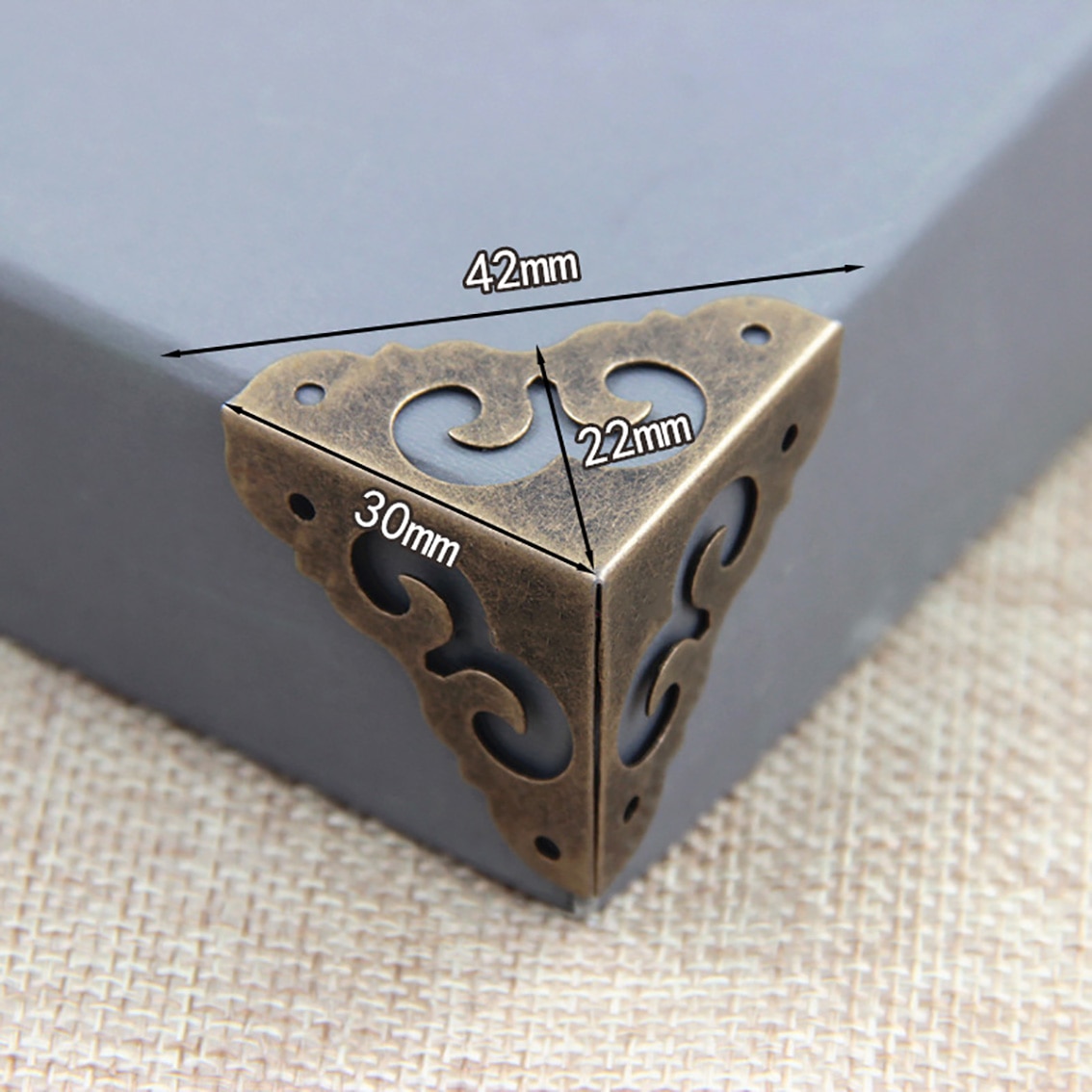 4ks KOMPLETNÍ ROHOVÉ STYLOVÉ KOVÁNÍ VINTAGE 30mm