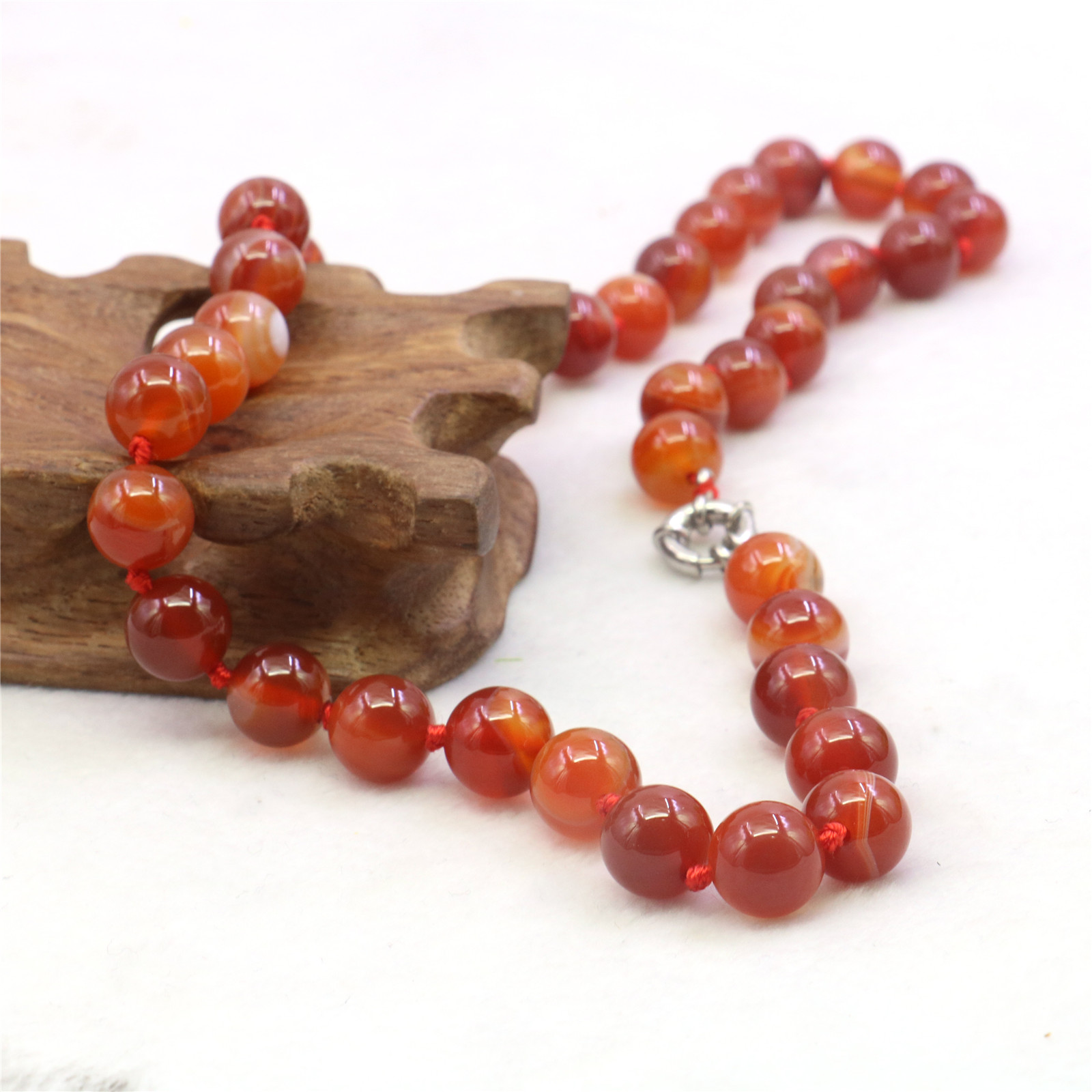 Krásný ručně vyrobený NÁHRDELNÍK