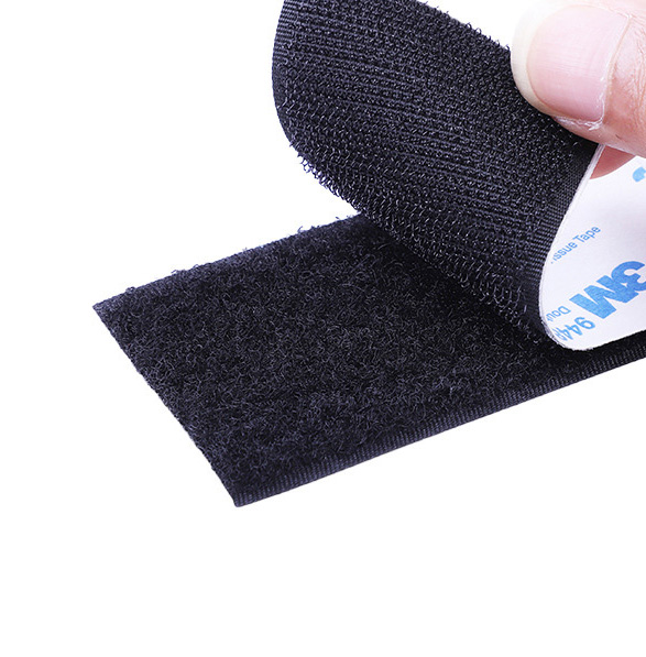 SUCHÝ ZIP SAMOLEPICÍ ČERNÝ 50mm - 1metr