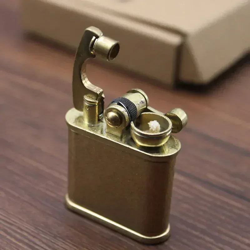 Unikátní  Retro Vintage Benzinový ZAPALOVAČ