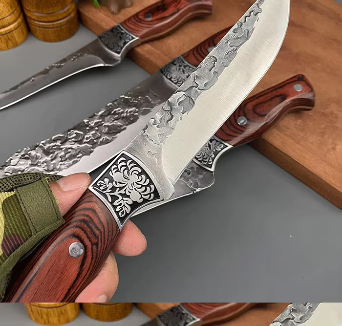 Ručně kovaný stylový	 LOVECKÝ NŮŽ	 Umělecké provedení.	