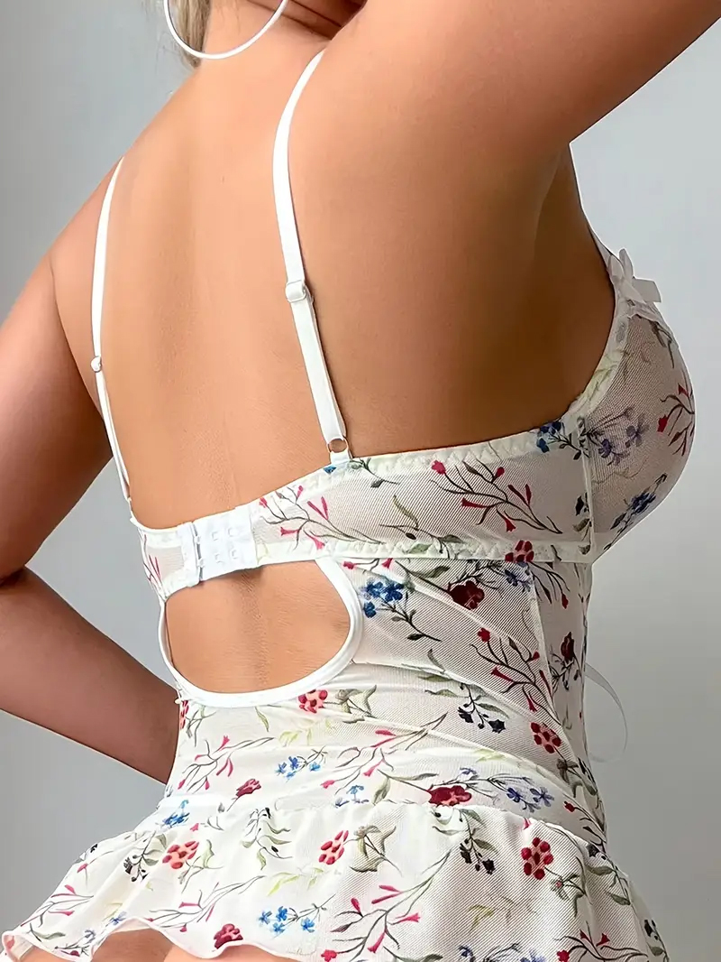 Sexy dámské SPODNÍ PRÁDLO s hlubokým výstřihem