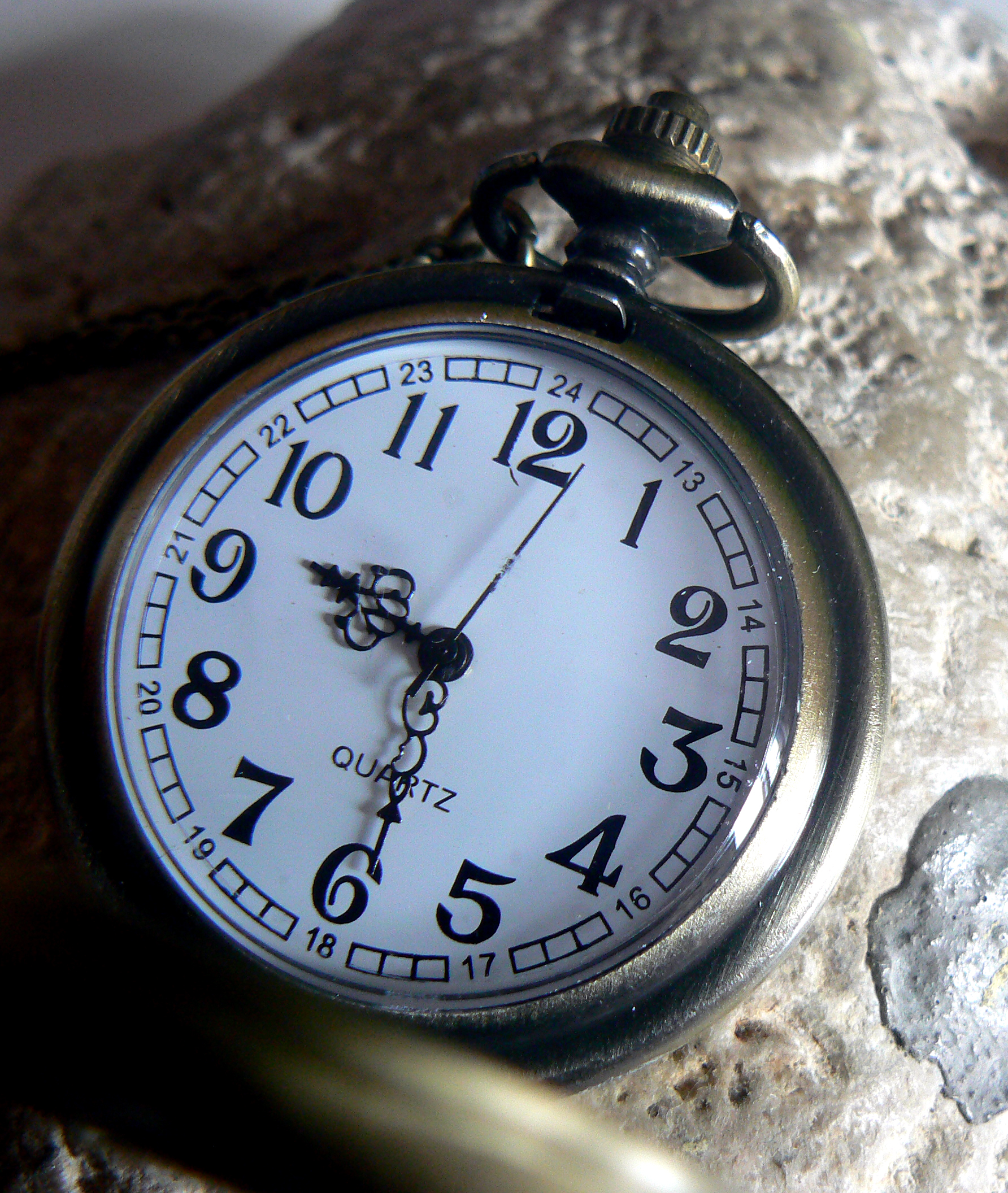 VYKLÁDANÉ RETRO HODINKY