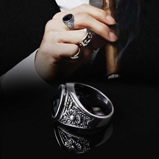 KRÁSNÝ BROUŠENÝ PRSTEN NEREZ