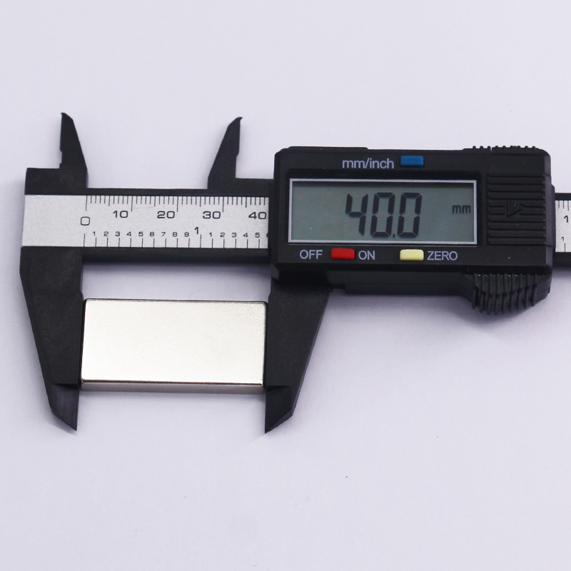 MAGNET PLOCHÝ NEODYMOVÝ 40x20x5