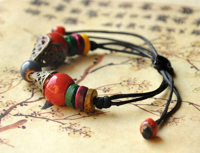 STYLOVÝ TIBESKÝ NÁRAMEK PRO ŠTĚSTÍ