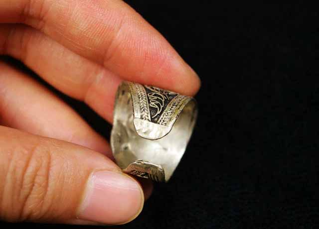 TIBET-NEPÁL-NÁDHERNÝ JEMNÝ MANTRA PRSTEN