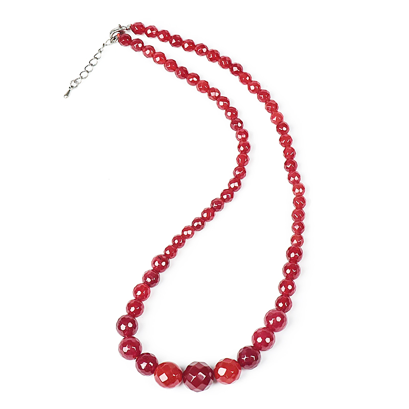 NÁHRDELNÍK-BROUŠENÉ KAMENY RUBÍNOVÉ BARVY