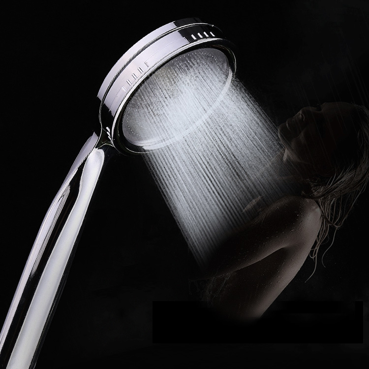 ELEGANTNÍ TLAKOVÁ SPRCHOVÁ HLAVICE