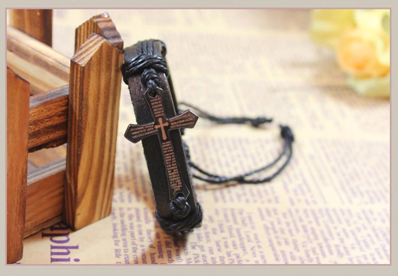 NÁRAMEK PRO ŠTĚSTÍ KOŽENÝ KŘÍŽ