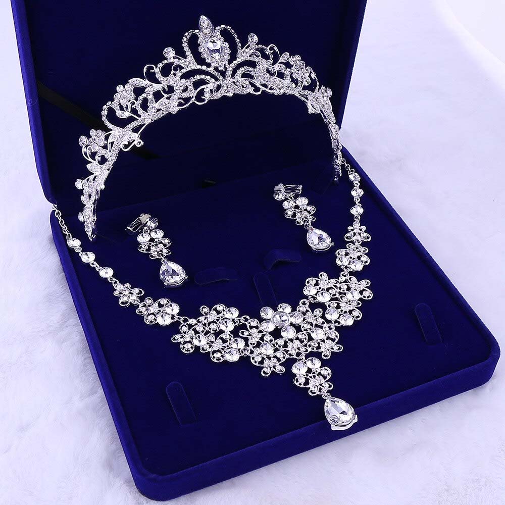 KRÁSNÁ VYKLÁDANÁ  SVATEBNÍ SADA KRYSTAL