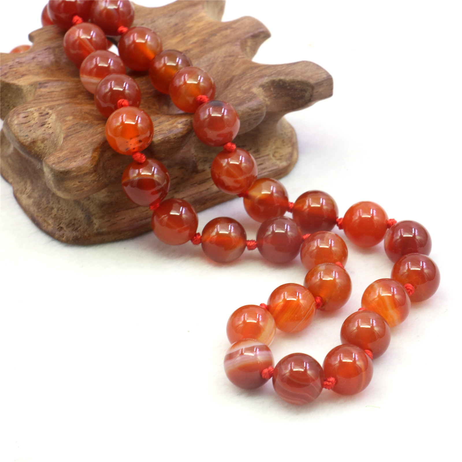 Krásný ručně vyrobený NÁHRDELNÍK