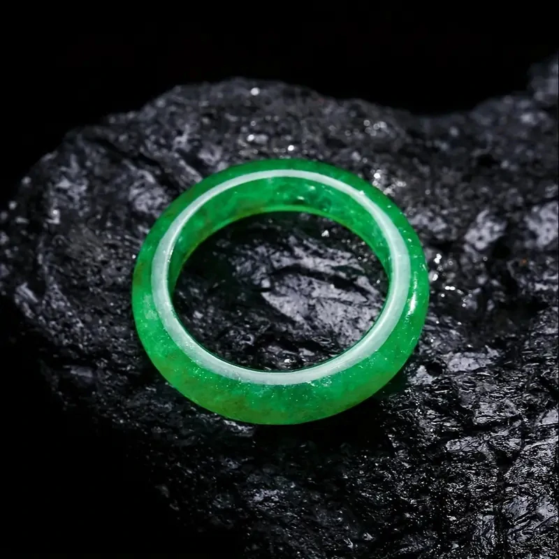 PRSTEN - KRÁSNÝ MALAYSKÝ JADEIT