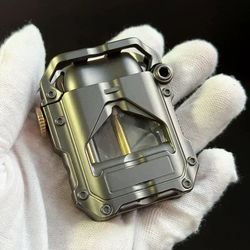 UNIKÁTNÍ BENZINOVÝ ZAPALOVAČ MECHANICKÝ,VYZAŘUJÍCÍ SVĚTLO