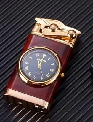 VINTAVE RETRO BENZINOVÝ ZAPALOVAČ. s HODINKAMA