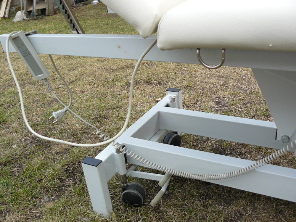 Pěkné masivní POLOHOVATELNÉ ELEKTRICKÉ  LEHÁTKO