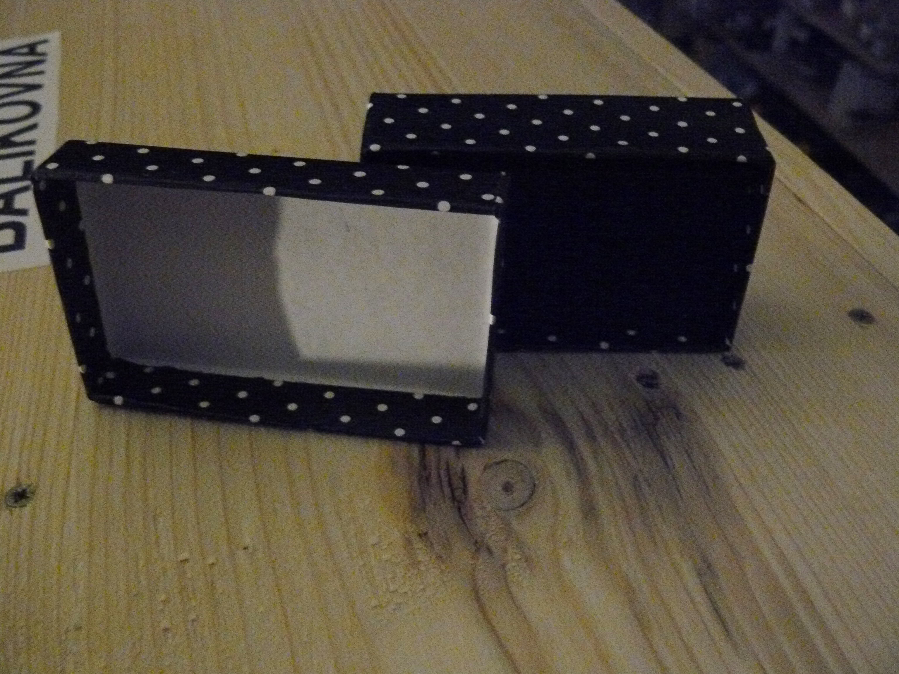 KRÁSNÁ KRABIČKA NA NÁUŠNICE za MNÁKUPKU