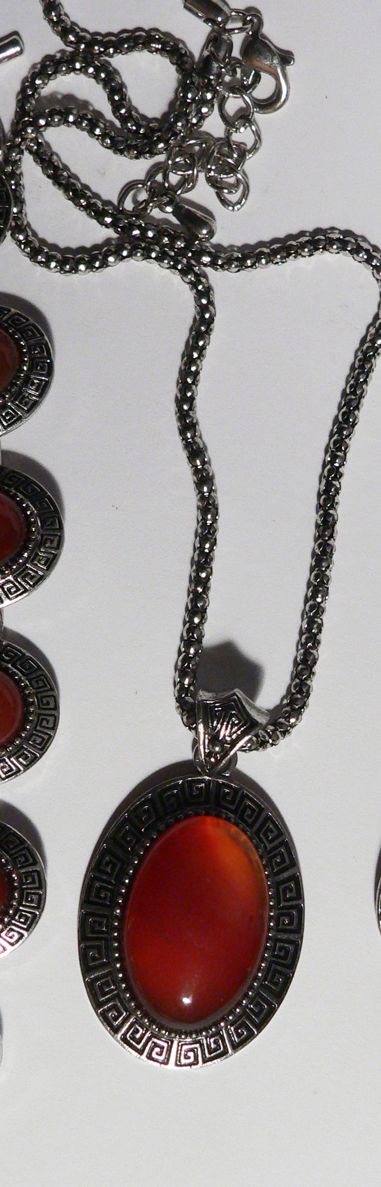 EXCLUSIVNÍ NÁHRDELNÍK ACHÁTOVĚ ČERVENÁ BARVA