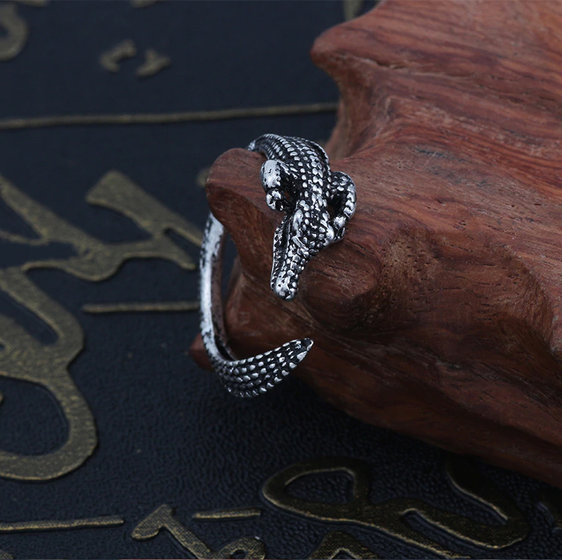 PRSTEN KROKODÝLISKO