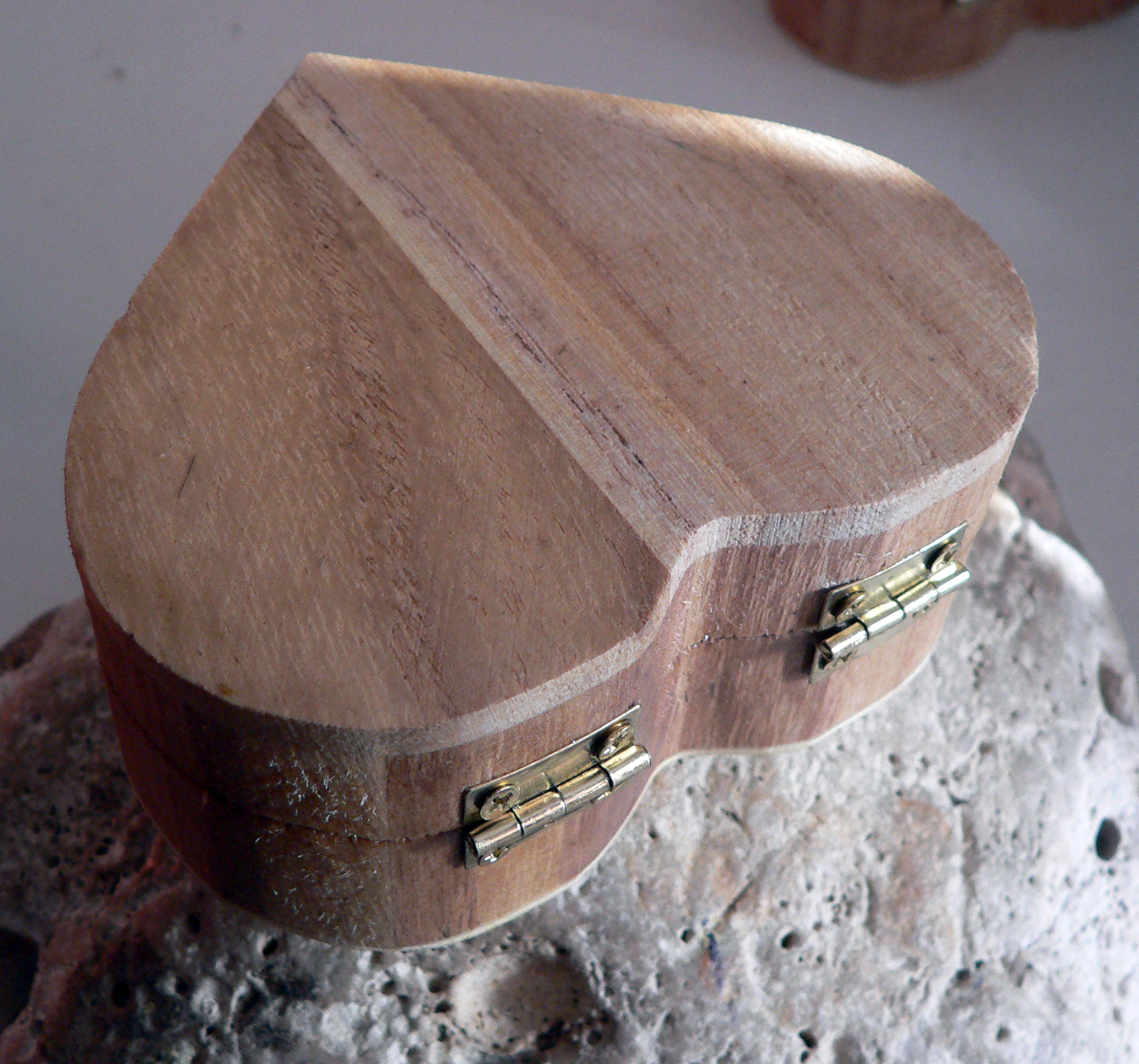 KRABIČKA DŘEVĚNÁ SRDÍČKO