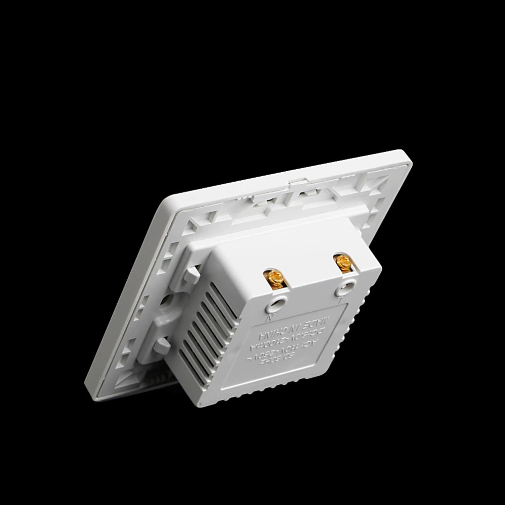 USB ZÁSUVKA 220V/DC 5VD10A