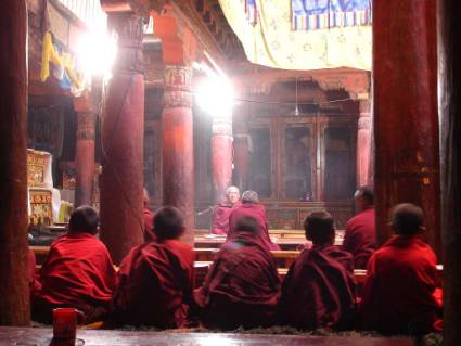 TIBETSKÉ NÁUŠNICE S KVĚTY