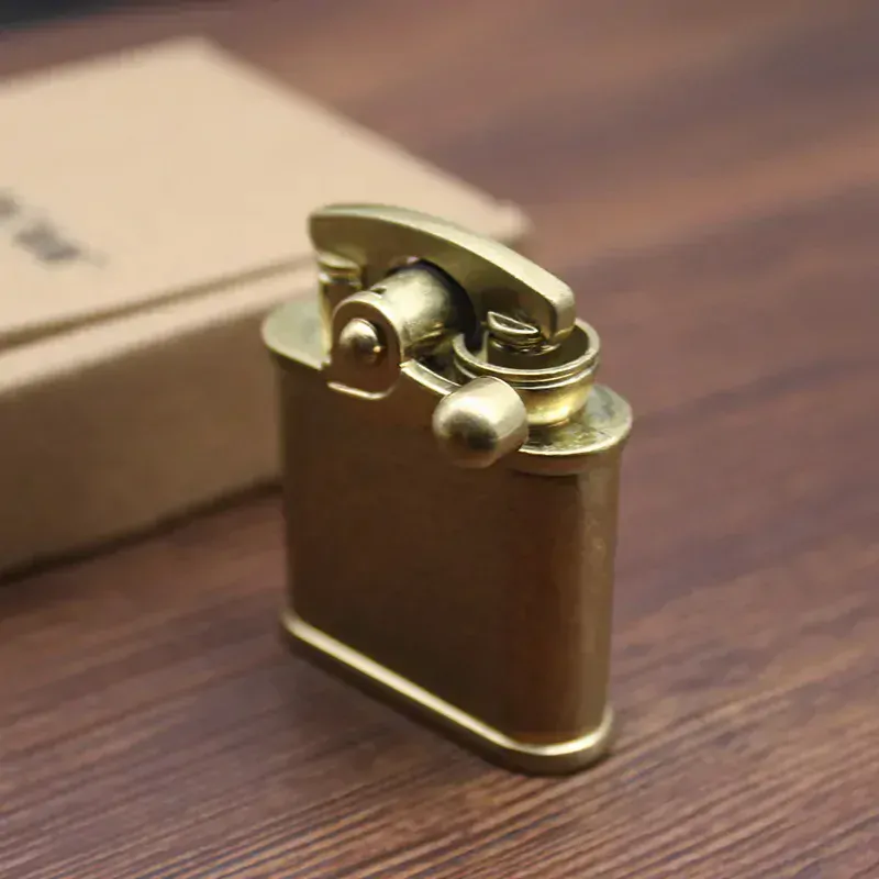 Unikátní  Retro Vintage Benzinový ZAPALOVAČ