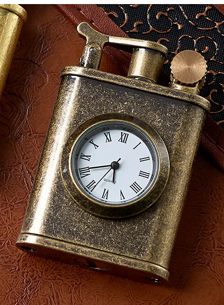 LUXUSNÍ VINTAVE RETRO BENZINOVÝ ZAPALOVAČ.