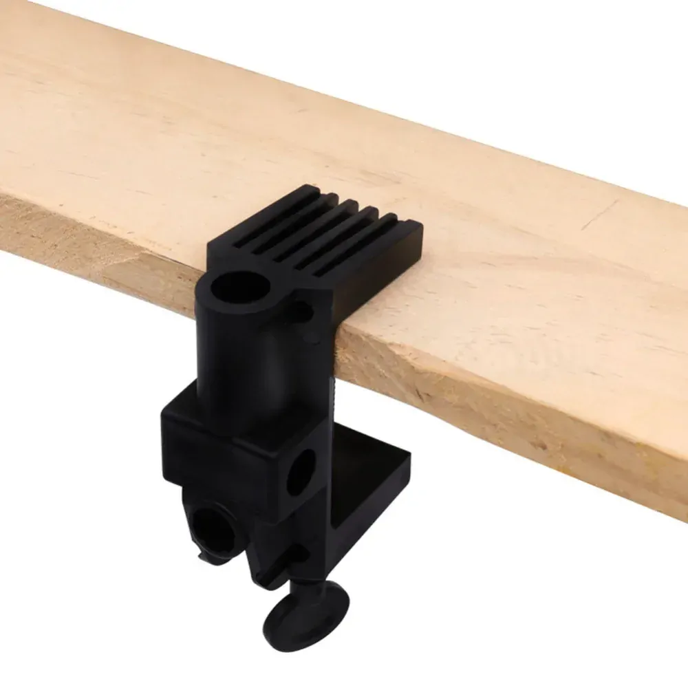 Univerzální  DRŽÁK - SVORKA 