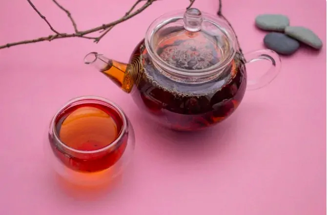 Tepelně odolná ČAJOVÁ SADA  KONVICE &  6 ŠÁLKŮ