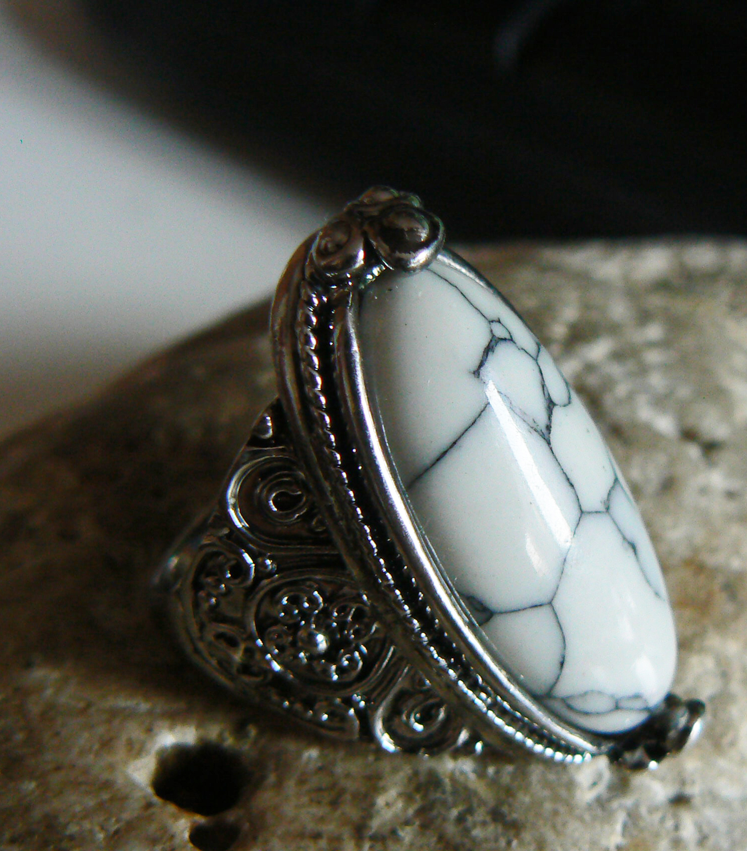 PRSTEN MRAMOROVY - WHITE TURQUOISE