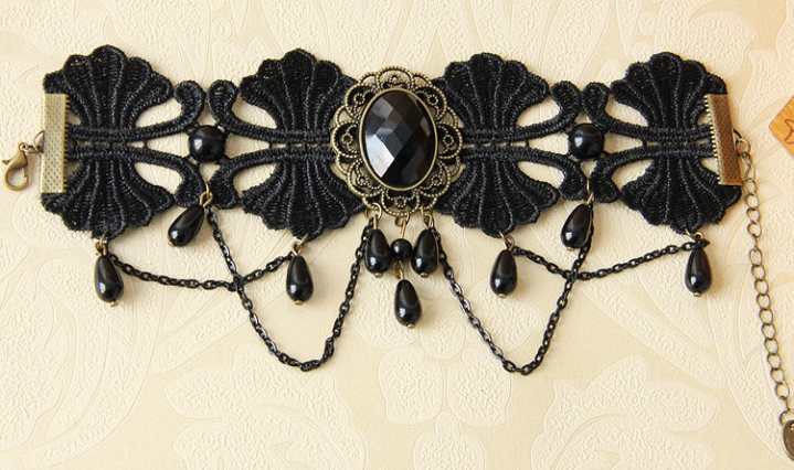 VINTAGE KRAJKA JEMNÁ SEXI NA NOHU