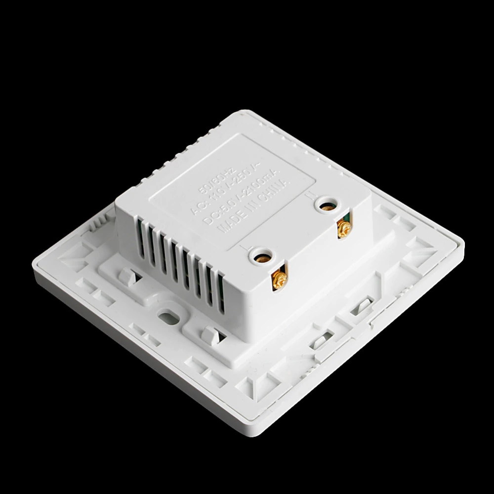 USB ZÁSUVKA 220V/DC 5VD10A