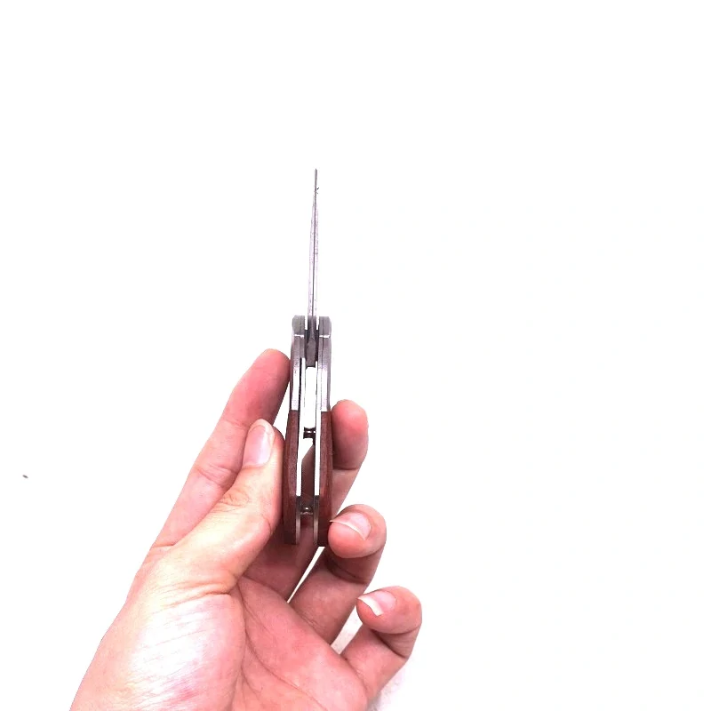 KAPESNÍ ZAVÍRACÍ NŮŽ NA PŘEŽITÍ