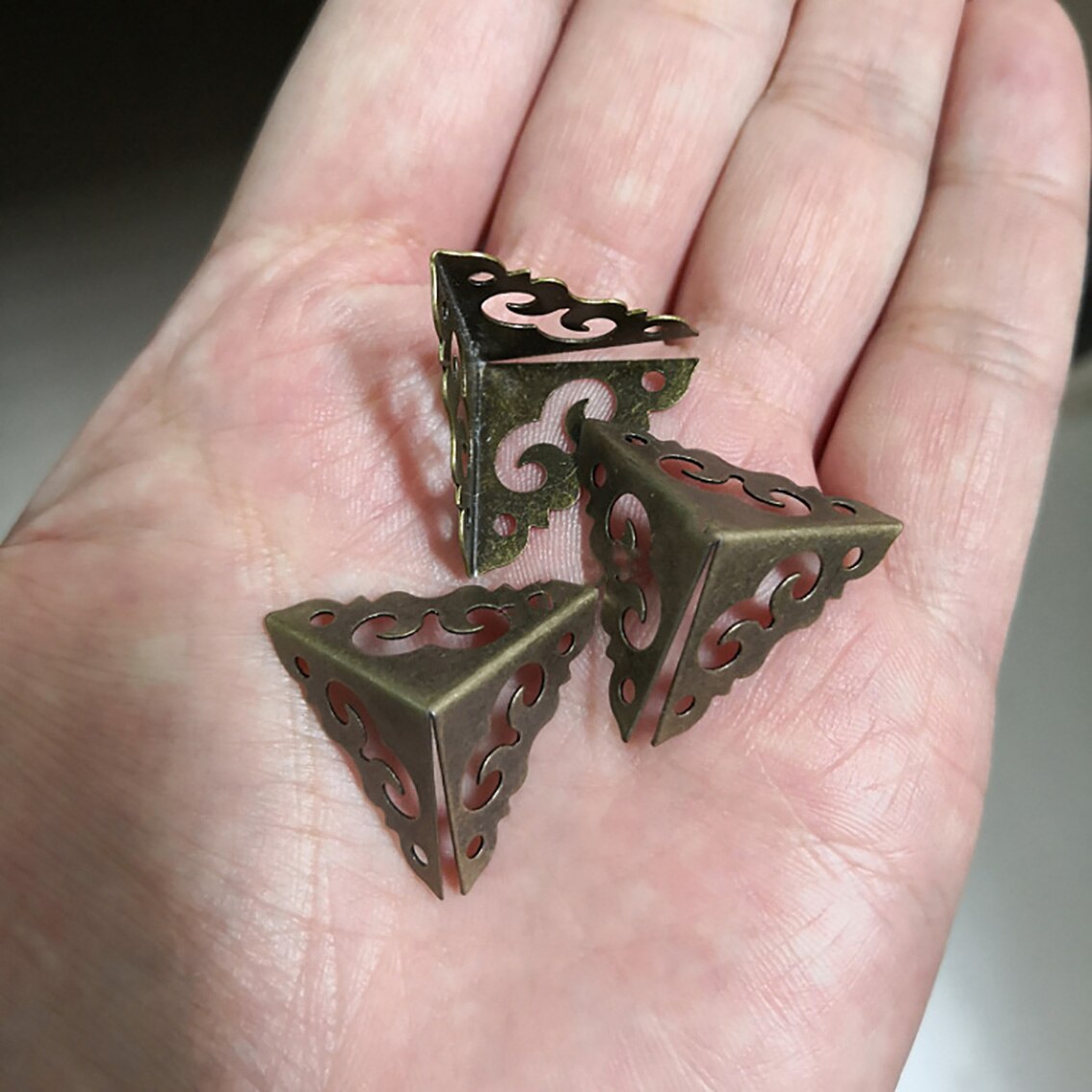 4ks KOMPLETNÍ ROHOVÉ STYLOVÉ KOVÁNÍ VINTAGE 30mm