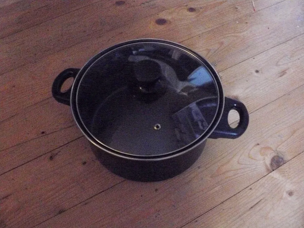 HRNEC S PRUHLÉDNOU POKLICÍ