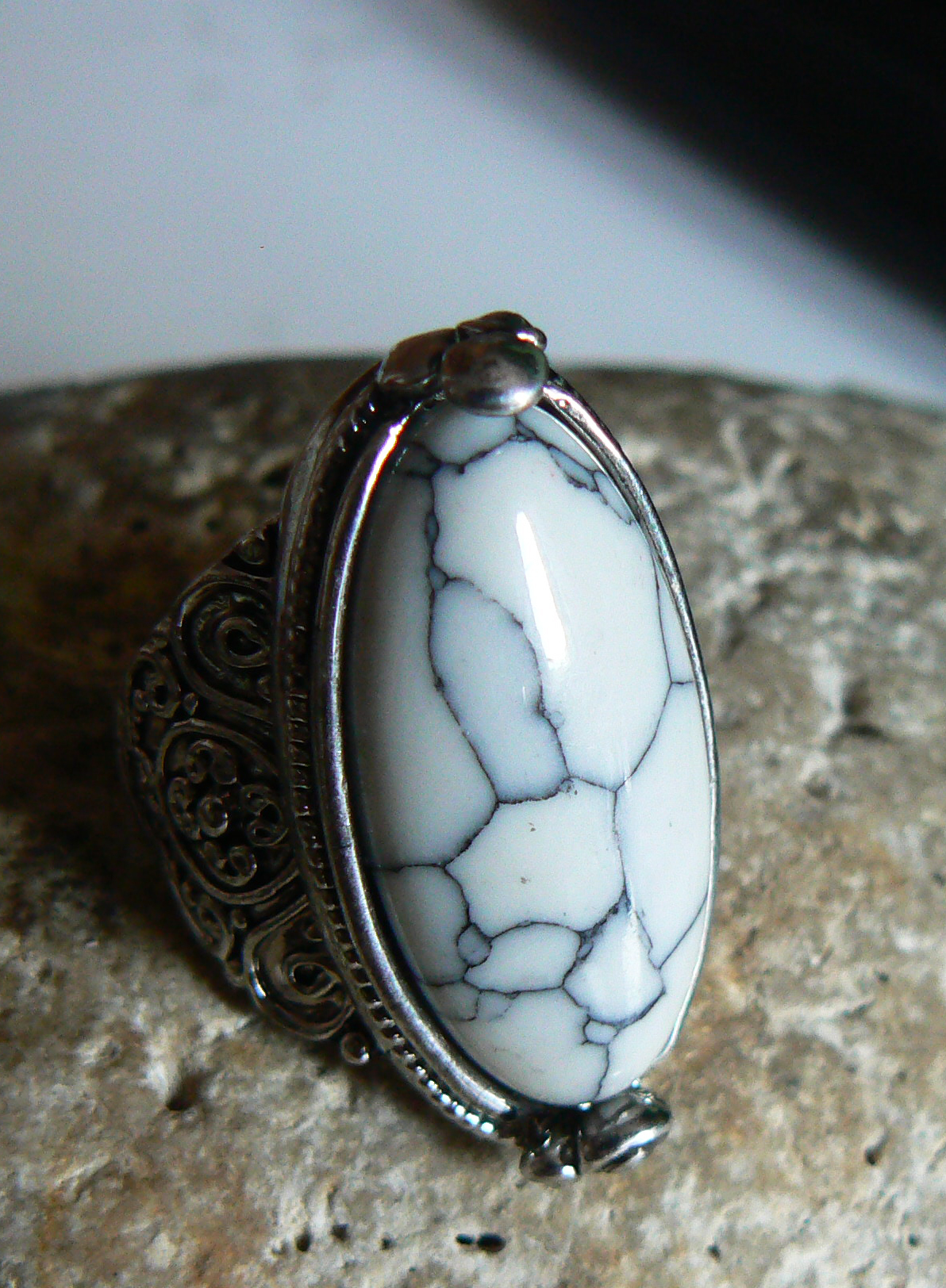 PRSTEN MRAMOROVY - WHITE TURQUOISE