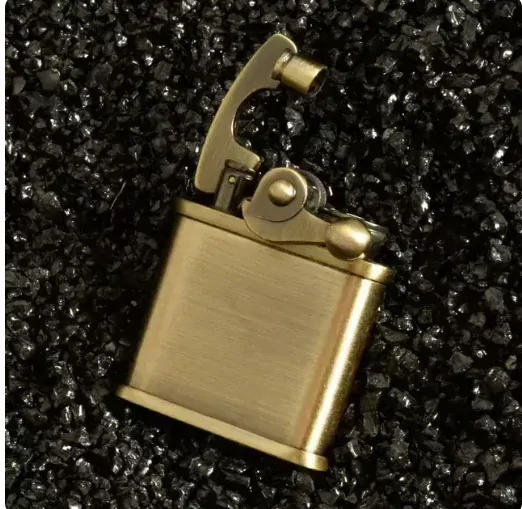 Unikátní  Retro Vintage Benzinový ZAPALOVAČ