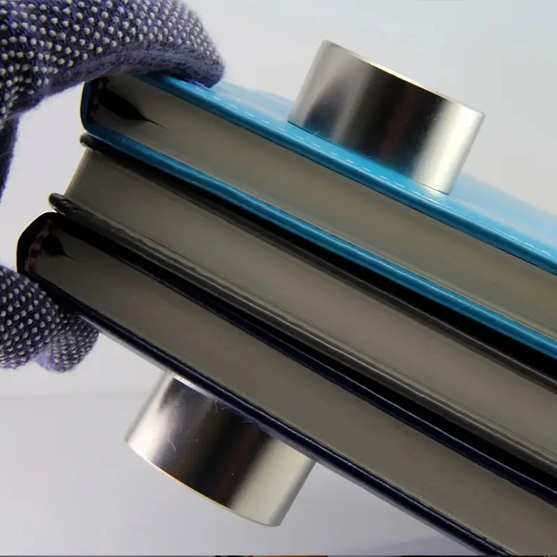 SUPERSILNÝ a SUPERVELKÝ NEYODYMOVÝ MAGNET 20x40mm