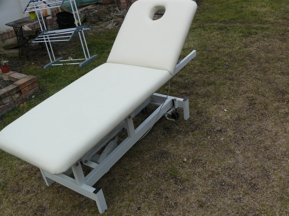 Pěkné masivní POLOHOVATELNÉ ELEKTRICKÉ  LEHÁTKO