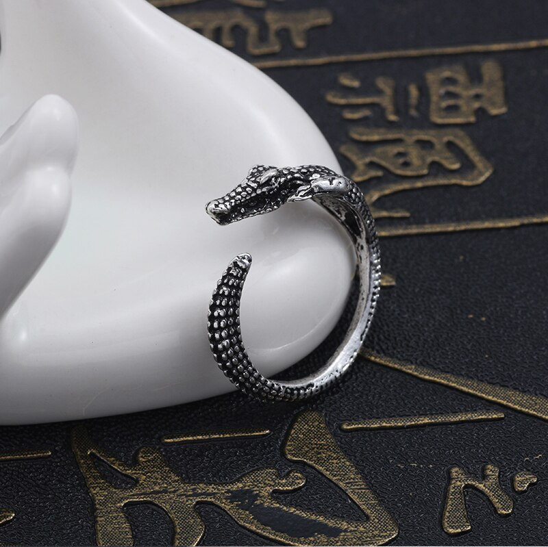 PRSTEN KROKODÝLISKO