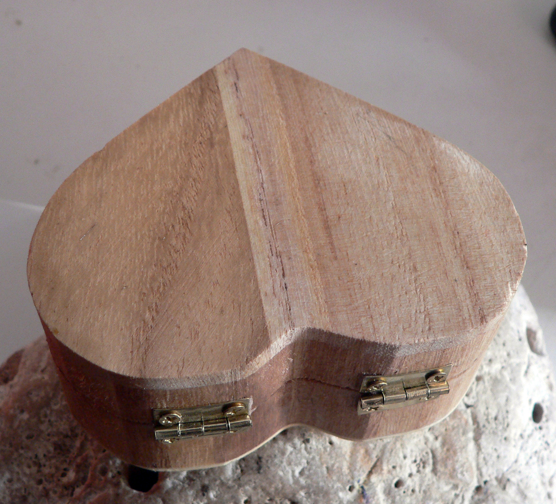 KRABIČKA DŘEVĚNÁ SRDÍČKO